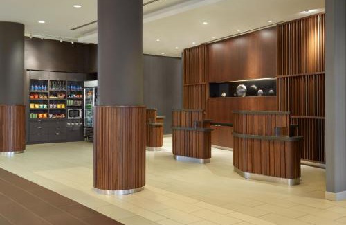 Calgary Hotel | Courtyard by Marriott Calgary Airport