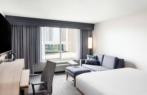 Charlotte Center City Hotel | Courtyard by Marriott Charlotte City Center