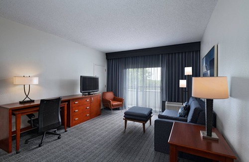 Arlington Hotel | Courtyard by Marriott Dallas Arlington/Entertainment Dist