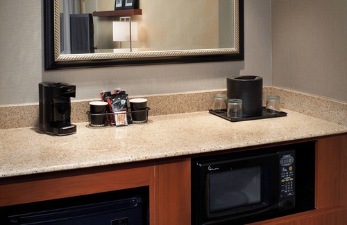 Dearborn Hotel | Courtyard by Marriott Detroit Dearborn