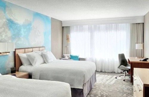 Church and Wellesley Hotel | Courtyard by Marriott Downtown Toronto
