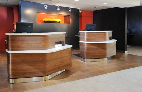 Southeast Houston Hotel | Courtyard by Marriott Houston Hobby Airport