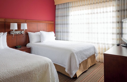 Wayne Hotel | Courtyard by Marriott Indianapolis Airport