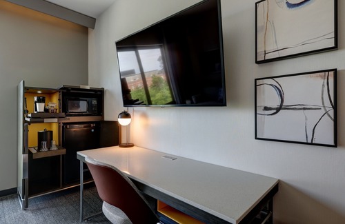 University Heights Hotel | Courtyard by Marriott Iowa City University Heights