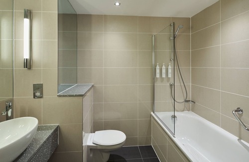 Gatwick Hotel | Courtyard by Marriott London Gatwick Airport