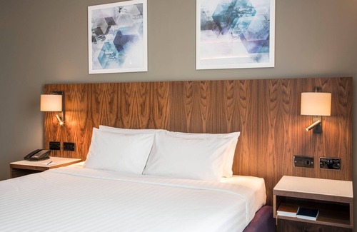 Gatwick Hotel | Courtyard by Marriott London Gatwick Airport
