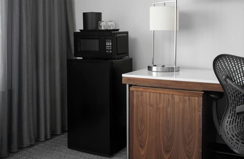Burbank Hotel | Courtyard by Marriott Los Angeles Burbank Airport