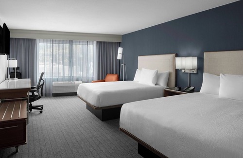 Burbank Hotel | Courtyard by Marriott Los Angeles Burbank Airport