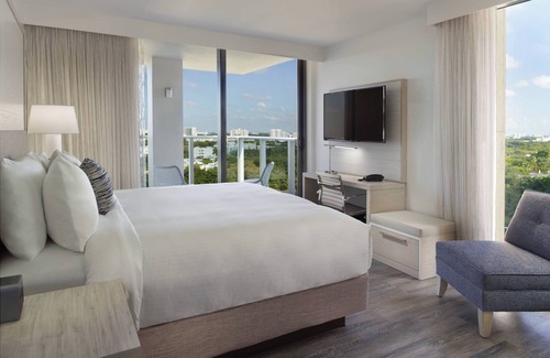 Coconut Grove Hotel | Courtyard by Marriott Miami Coconut Grove