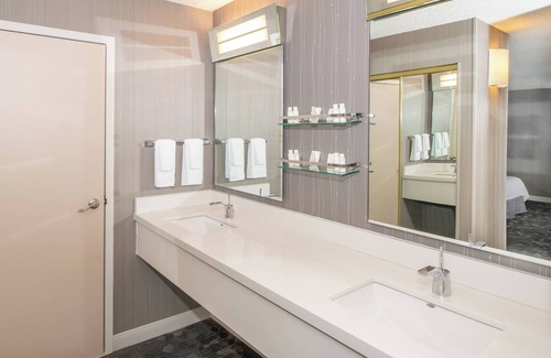 Oakland Hotel | Courtyard by Marriott Oakland Airport
