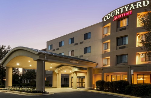 Woodbridge Hotel | Courtyard by Marriott Potomac Mills Woodbridge