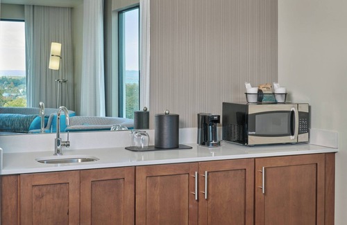 Petoskey Hotel | Courtyard by Marriott Petoskey at Victories Square