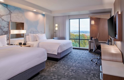 Petoskey Hotel | Courtyard by Marriott Petoskey at Victories Square