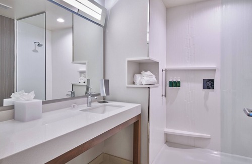 Petoskey Hotel | Courtyard by Marriott Petoskey at Victories Square