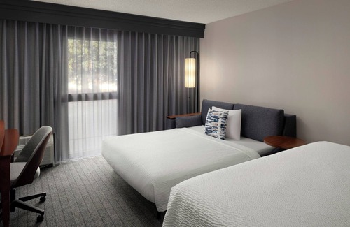 Greenway Hotel | Courtyard by Marriott Portland Beaverton