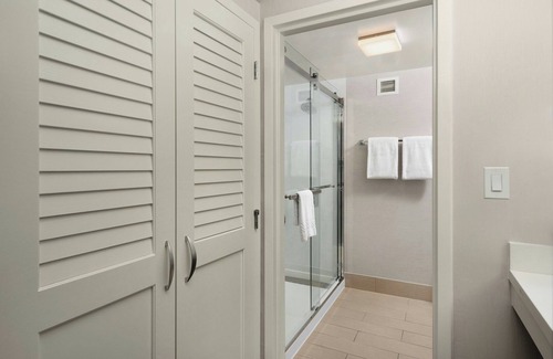Greenway Hotel | Courtyard by Marriott Portland Beaverton
