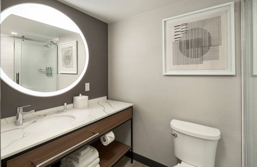 Regina Hotel | Courtyard by Marriott Regina Downtown