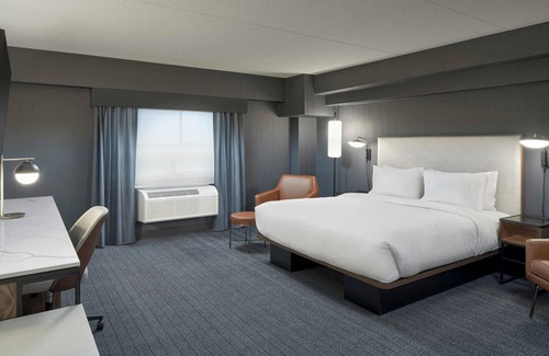 Regina Hotel | Courtyard by Marriott Regina Downtown