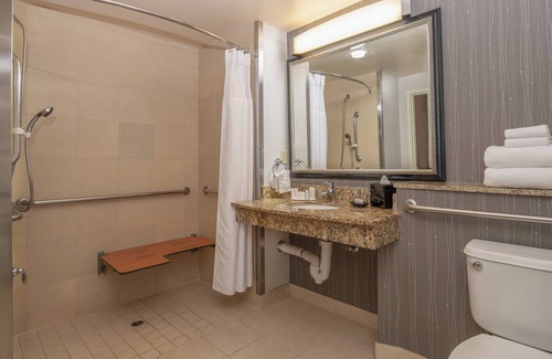 Sacramento Hotel | Courtyard by Marriott Sacramento Cal Expo