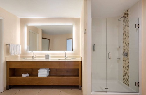 Solana Beach Hotel | Courtyard by Marriott San Diego Del Mar/Solana Beach