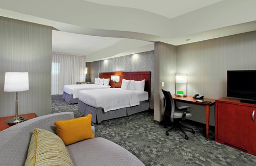Victoria Hotel | Courtyard by Marriott Victoria