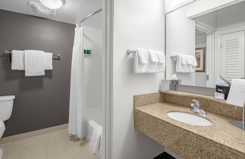 Wilmington Hotel | Courtyard by Marriott Wilmington / Wrightsville Beach