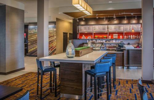 Winnipeg Hotel | Courtyard by Marriott Winnipeg Airport