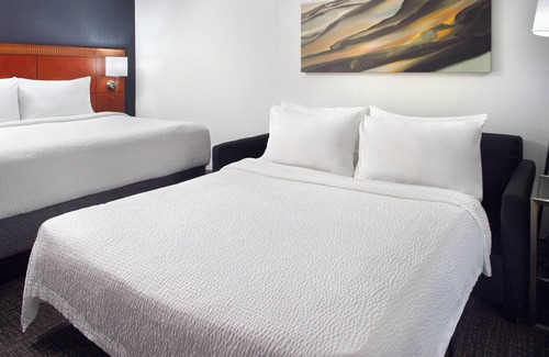 Arrowood Hotel | Courtyard Charlotte Arrowood