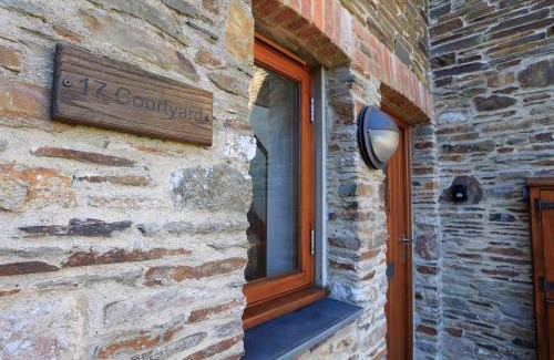 Bugford Casa | Courtyard Cottage