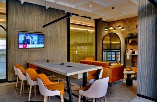 Greater Johannesburg Metropolitan Area Hotel | Courtyard Hotel Waterfall City