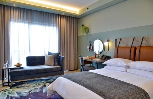Greater Johannesburg Metropolitan Area Hotel | Courtyard Hotel Waterfall City