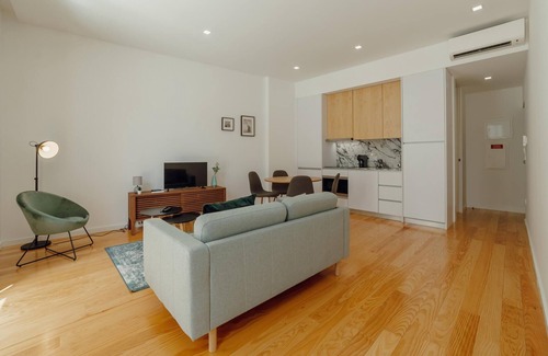 Campanha Apartamento | Courtyard Oporto Design Apartment C With Terrace