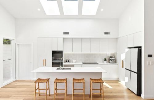Umina Beach Casa | Cove Beach House by Coast Hosting