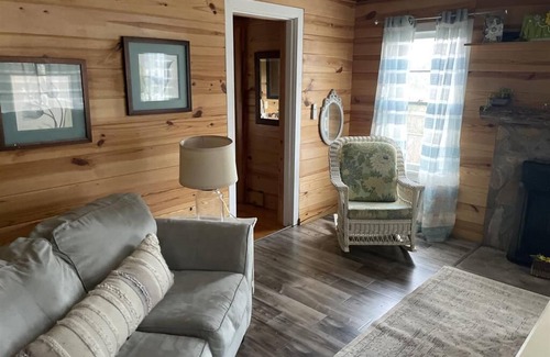 Jones Mills Cabina | Cove Creek Cabins