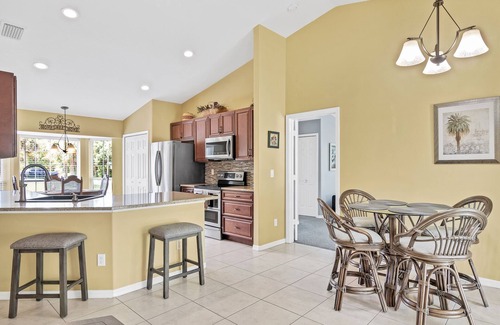 Sebastian Highlands Casa | 🍹🌞 Cove Paradise! Heated Saltwater Pool, Poolside TV, Near Beaches, Wifi!