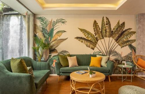 Sunset Road Hotel | Cove Renata