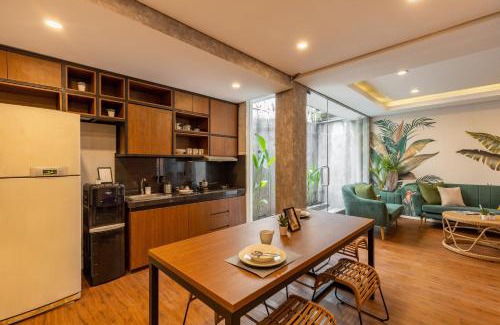 Sunset Road Hotel | Cove Renata
