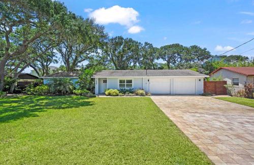 Vilano Beach Casa | Cove's End Heated Pool Tropical Oasis BBQ Sleeps 9