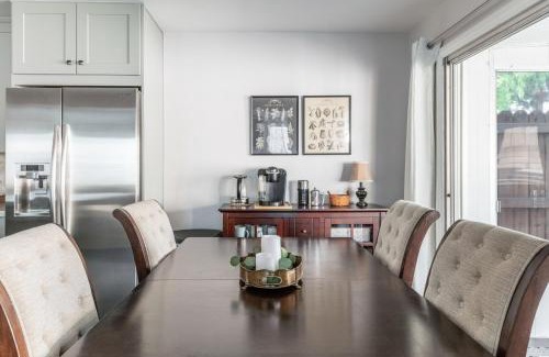 North Hollywood Casa | Covello - 3 BR with backyard - North Hollywood home