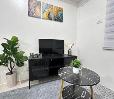 Santa Mesa Casa | Covent Garden Condominium