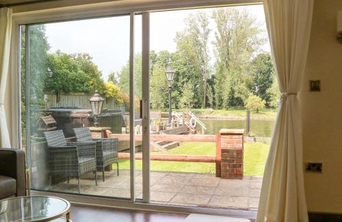 Wraysbury Casa | Coventina