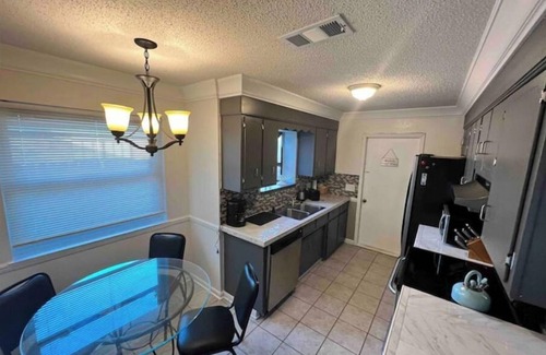 Northwest Pensacola Casa | CoVeraBnB- Helping YOU find Relaxation