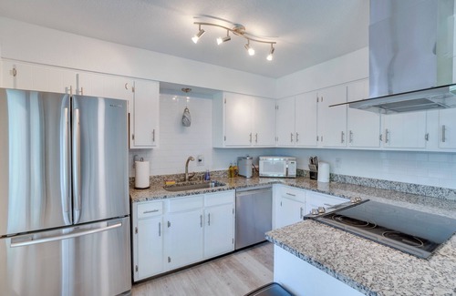 Castlewood Casa | Covered Patio & Fire Pit: Centennial Home!