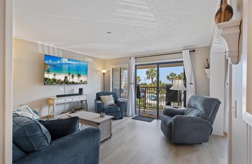 Folly Field Casa | Covered Porch! Queen 2 Twins Sleeper Sofa Bikes & Beach Gear included