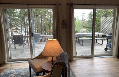 Bernard Casa | Coveside Cottage-on the shore overlooking Bass Hbr