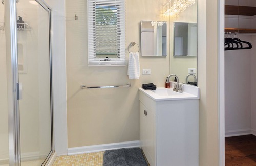 Lake Forest Casa | Coveted Location: Downtown Lake Forest 3/2.5 Duplex, Comfy and roomy convenience