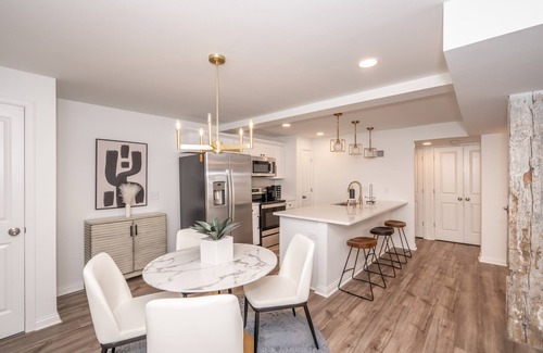 Covington Condominio | Covington Charm 101 | Stunner in DT