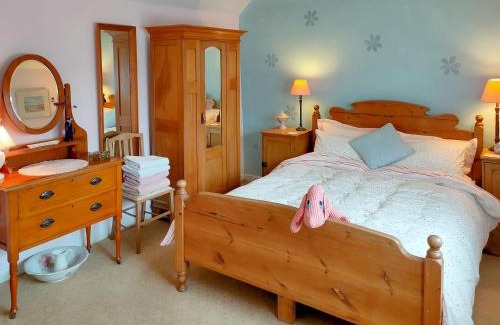 Churchill Casa | Cow Cottage