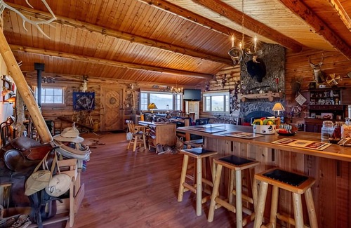 Cody Cabina | Cowboy Cabin in the Heaven