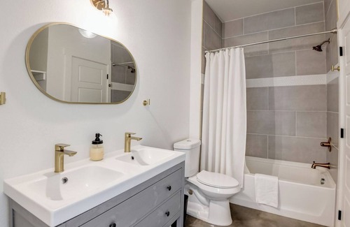 Fort Worth Casa | Cowboy Chateau - Stockyards, TCU, Dickies